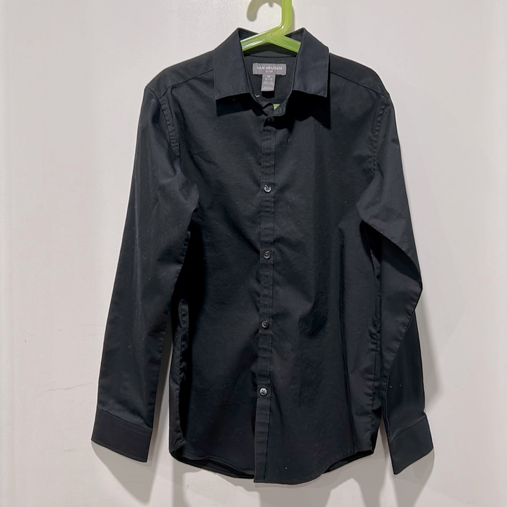 Van Heusen boys button down size Medium 10-12 Regular fit. Excellent condition